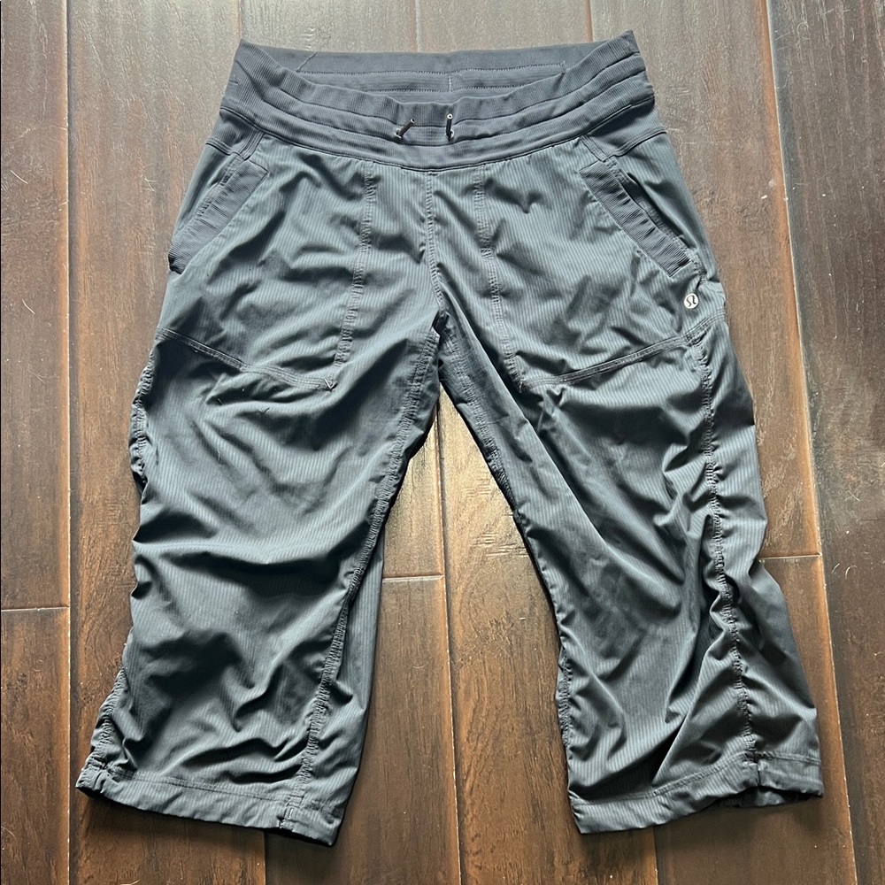 Lululemon Black Cropped Pants, size 8